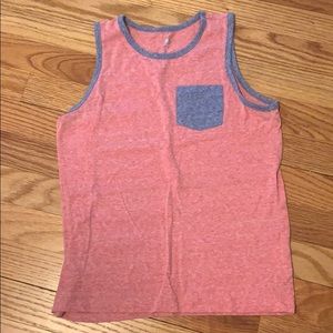 🌟5️⃣for💲25🌟 Old Navy boys muscle tank - size S